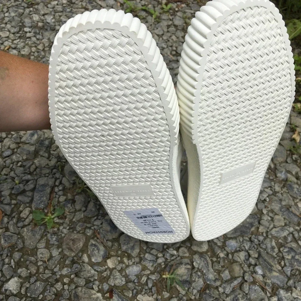 Veronica Beard Women Panelle Off White Slip-On Sneakers Size 8.5 NWT